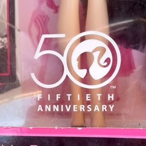 Been reaching out to Poshmark support I cannot get an answer so now I'm late